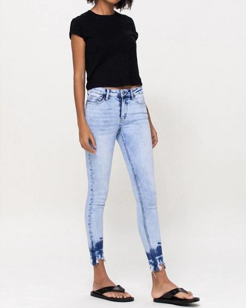 Front of a model wearing a size 28 Privave Mid Rise Ankle Skinny Jeans in Light Wash in Light Wash by VERVET BY FLYING MONKEY. | dia_product_style_image_id:326411